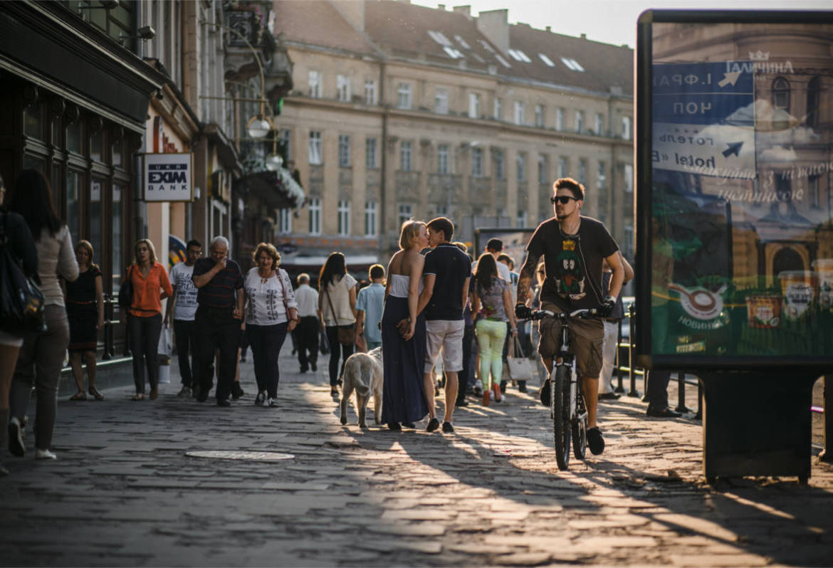 Hintergrund-STRASSE-C-1173x800px96ppi.jpg